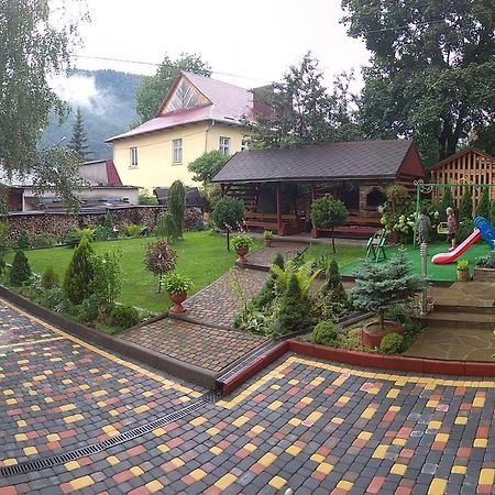 Guest House Shafran ยาเรมชา ภายนอก รูปภาพ
