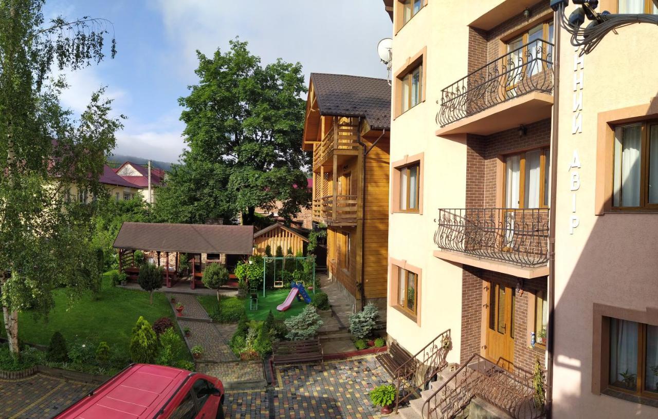Guest House Shafran ยาเรมชา ภายนอก รูปภาพ