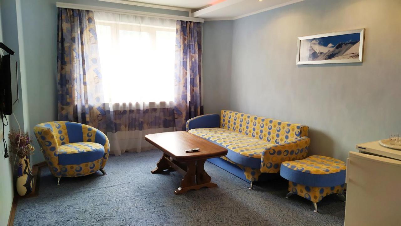 Guest House Shafran ยาเรมชา ภายนอก รูปภาพ