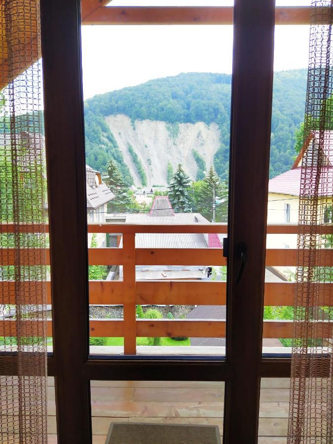 Guest House Shafran ยาเรมชา ภายนอก รูปภาพ