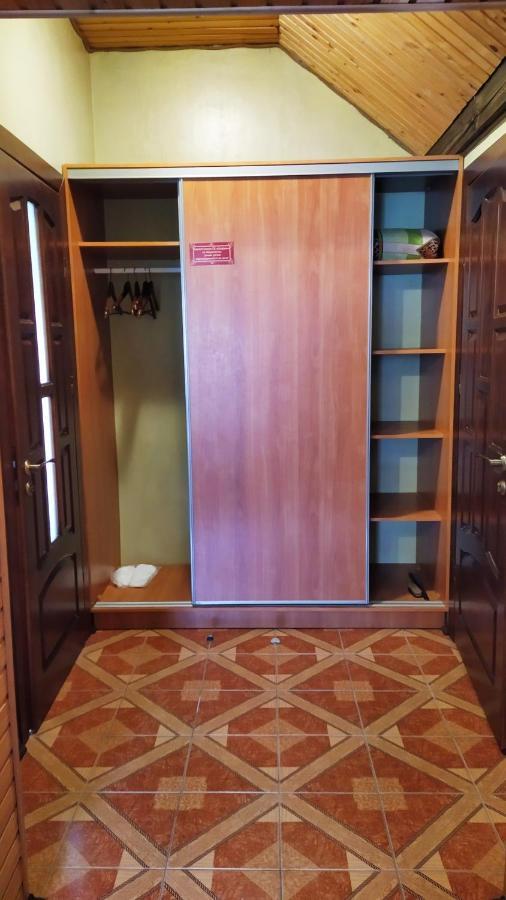 Guest House Shafran ยาเรมชา ภายนอก รูปภาพ