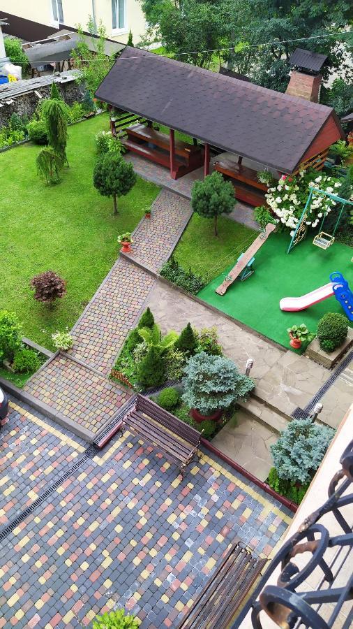 Guest House Shafran ยาเรมชา ภายนอก รูปภาพ