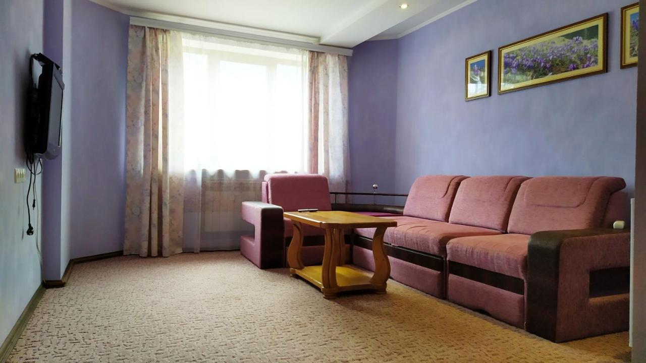 Guest House Shafran ยาเรมชา ภายนอก รูปภาพ