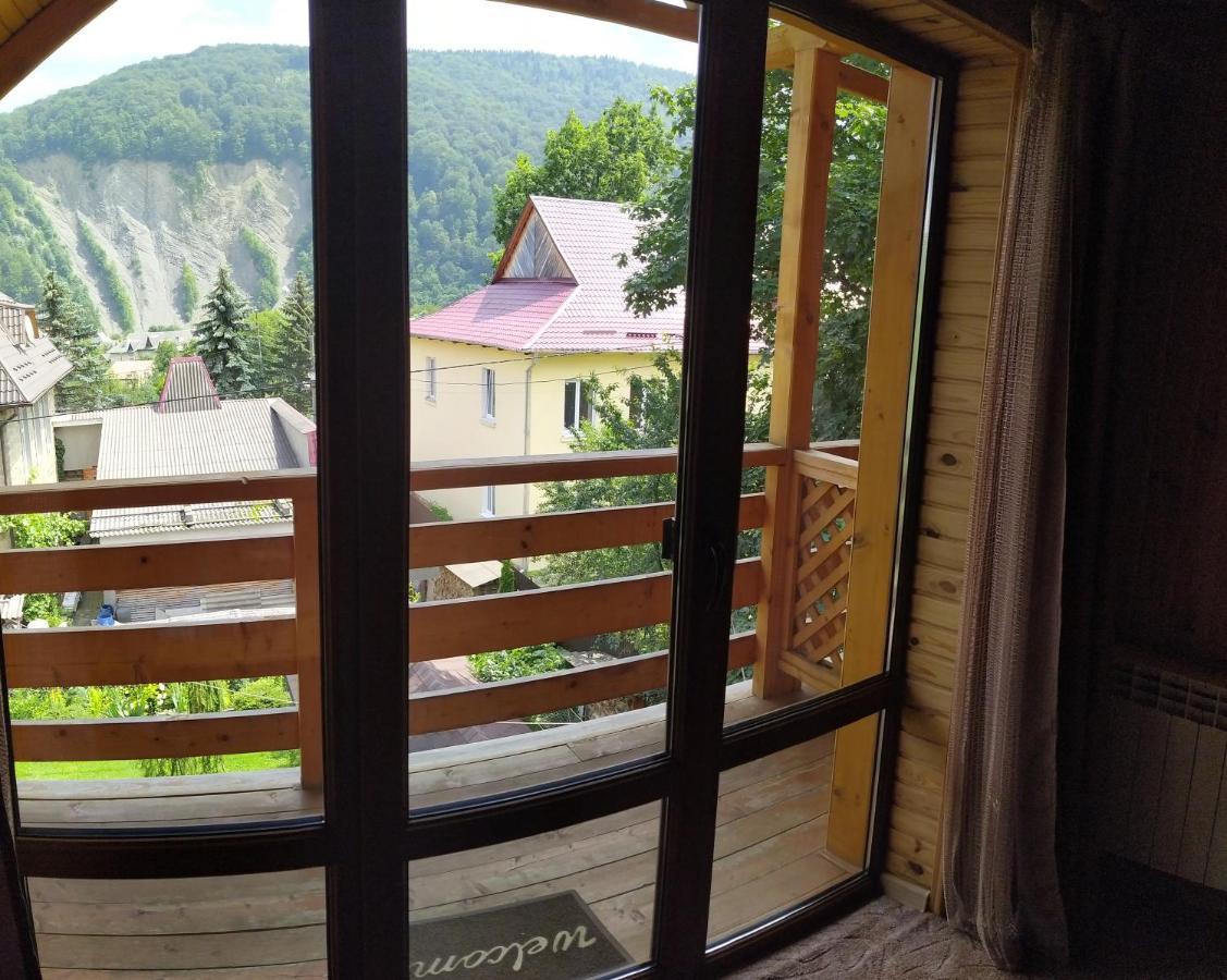 Guest House Shafran ยาเรมชา ภายนอก รูปภาพ