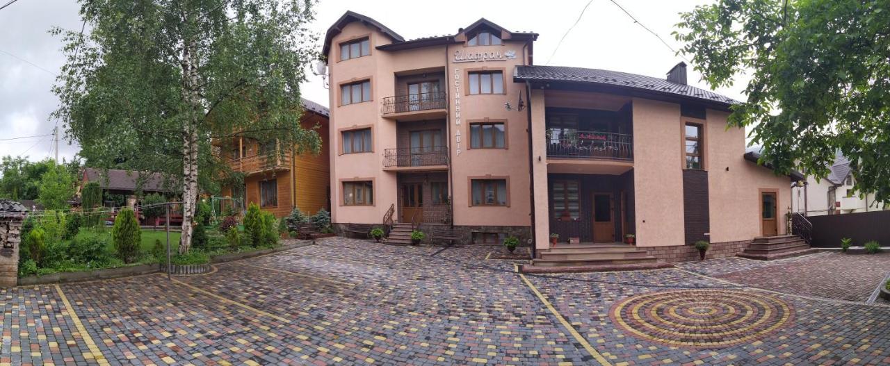 Guest House Shafran ยาเรมชา ภายนอก รูปภาพ