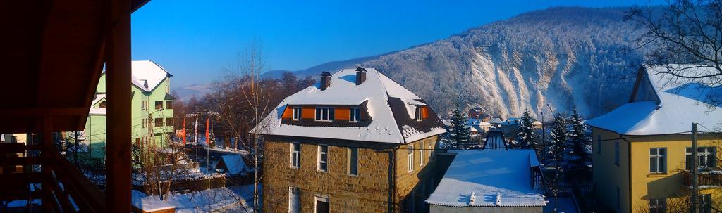 Guest House Shafran ยาเรมชา ภายนอก รูปภาพ